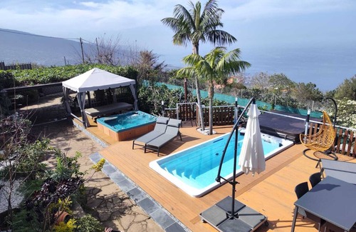 Las Cuevas Ski Chalet | Finca Vista al Teide with private swimmingpool and jacuzzi, Wifi and Sat TV