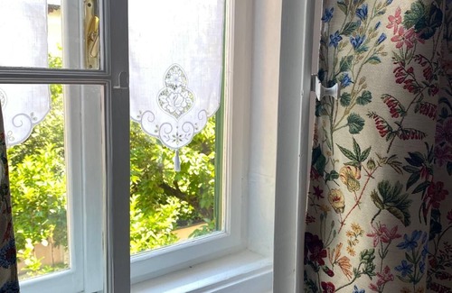 Roiano-Gretta-Barcola-Cologna-Scorcola Cottage | Fior Fior di Casa with private garden and barbecue, in town, suitable for families