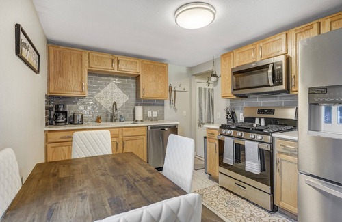 Central Colorado Springs House | Fire Pit-9 min to downtown-3 min to Olympic Center