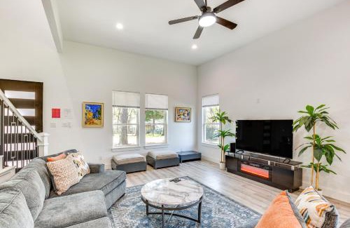 Gun Barrel City House | Fire Pit and Grill Lakeside Gun Barrel City Home!