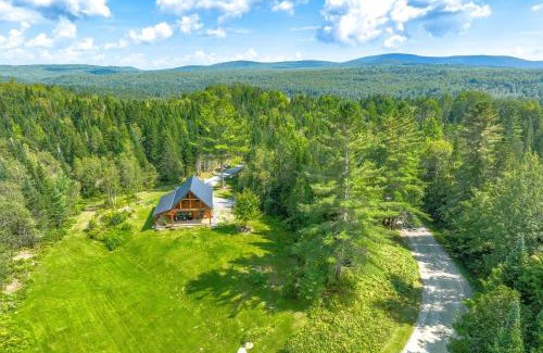 Stannard House | Fire Pit and Views Pet-Friendly Vermont Cabin