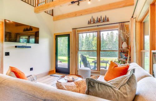 Stannard House | Fire Pit and Views Pet-Friendly Vermont Cabin