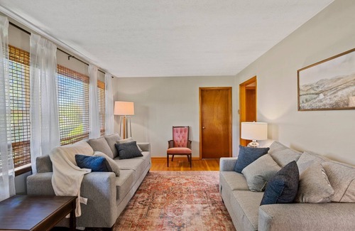 Glasgow House | Firestone's @ BRL 14mi-Mammoth Cave. Fire pit!