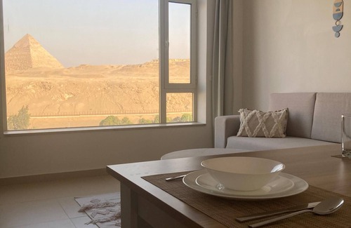 Al-'Umraniyah Apartment | First Row to Pyramids 2BDR Apt