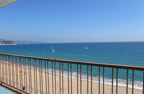 Blanes Apartment | First sea line 5 seats
