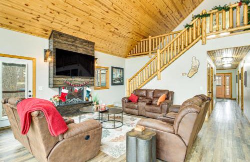 Brook Park House | Fish and Swim Lakefront Mora Home on 2 Acres!