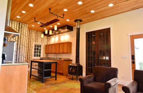 Lopez Island House | Fisherman’s Bay view converted boathouse