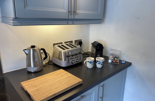 Helford Passage Cottage | Fisherman’s cottage 100 yards from the sea with log burner and own parking