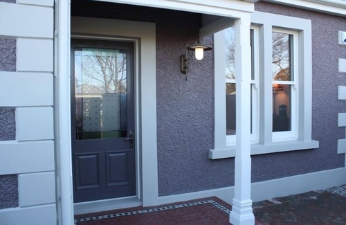 Christchurch City Centre Cottage | Fitzgerald Cottage CBD