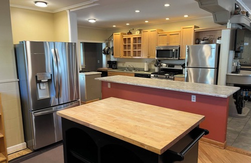 Powers Lake House | Five star resort on POWERS LAKE LAKEFRONT; SLEEPS 30+;