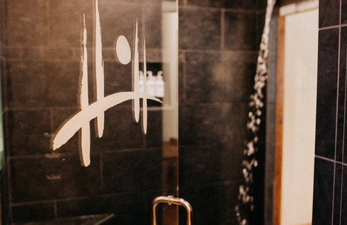 Sisters Hotel | FivePine Lodge & Spa