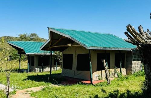 Ololaimutiek Cabin | Flair Camp Experiences