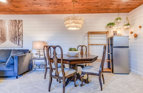 Moscow Apartment | Flaky Croissant Flat