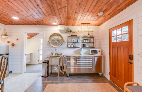 Moscow Apartment | Flaky Croissant Flat