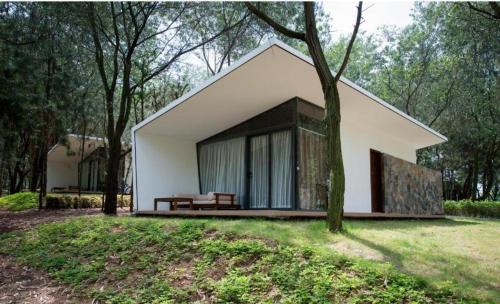 Ngoc Quang Apartment | FLAMINGOS DAI LAI RESORT - luxury