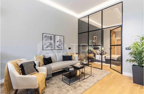 Hispanoamerica Apartment | Flat 5 10m walk to Bernabeu Real Madrid stadium