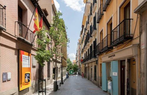 Cortes Apartment | Flat in Barrio de las Letras/Cervantes20