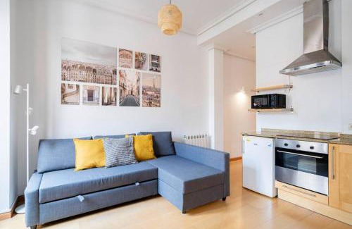Cortes Apartment | Flat in Barrio de las Letras/Cervantes20