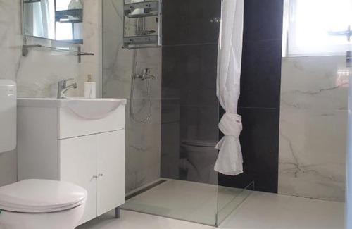 Cisnadie Apartment | Flat in Sibiu 20 min to Sibiu Airport