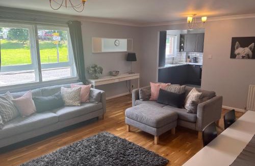 East Kilbride Apartment | Flat Two, 212 Eaglesham Road, East Kilbride, Glasgow