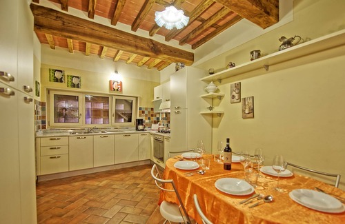 Santa Maria del Giudice Apartment | Flavia 2 - Vacation Rental with swimming pool in Lucca