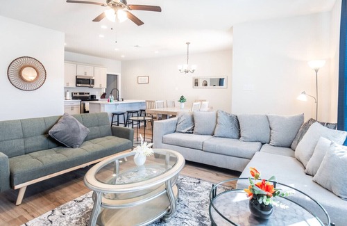 Highlands - Perkins House | Fleur de Fun Krewe Fortress in Baton Rouge- CL5612