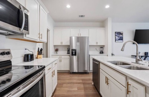 Highlands - Perkins House | Fleur de Fun Krewe Fortress in Baton Rouge- CL5612