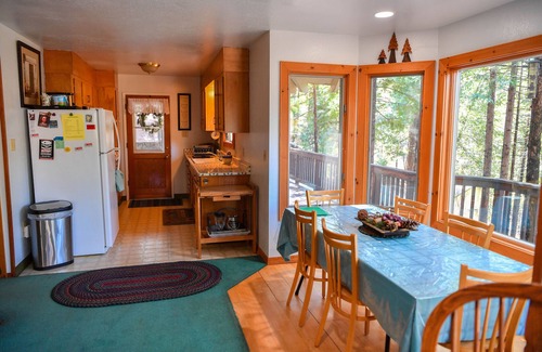 Twain Harte Cottage | FlexiCancel, High Speed Internet, Family Friendly, Nature Lover Retreat