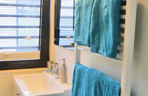 Vynen House | Floating 44 in Xanten - Boot 4 - Floating 44 Komfortable Hausboote bei Xanten mit Tollem Seeblick