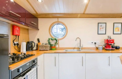 North Glasgow Boat Rental | Floating Retreat: Glasgow's Hidden Gem - Urban Life Meet Canalside Tranquility