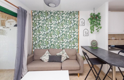 Sonnenland Apartment | Floral Home - Large Private Terrace with Pool