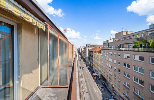 Schottenfeld Apartment | Flora Collection 4 in Vienna