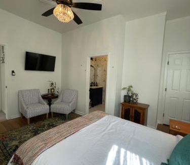 Cheesman Park Hotel | Flora House Denver