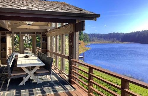 Langlois House | Floras Lake Getaway