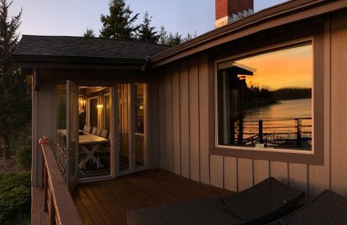 Langlois House | Floras Lake Getaway