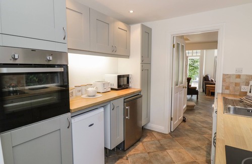 Diglis Cottage | FLORENCE VILLAS, pet friendly, character holiday cottage in Worcester
