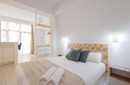 Jesus Apartment | FLORIT FLATS - Quiet and Cozy Studios by the Joaquin Sorolla Station