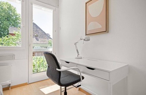 Oberstrass Apartment | Fluntern 4.5 Room w/Storage & W/D, 7 mins to Mkt