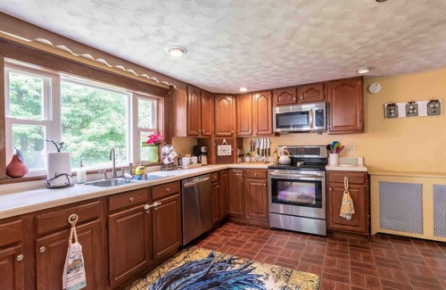 Fly Creek House | *Fly Creek Manor*3.7Mi to HOF*4Bedrooms2Ba/Sleep10