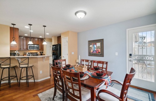 Walnut Grove House | Flyer's Nest Townhome