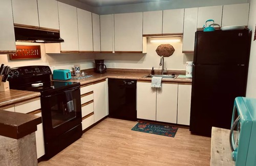 Campton Condo | Foliage Getaway w/resort amenities + pet-friendly