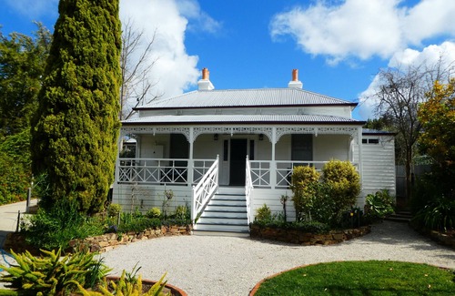 Maldon House | For a couple, a group, or one of life's celebrations