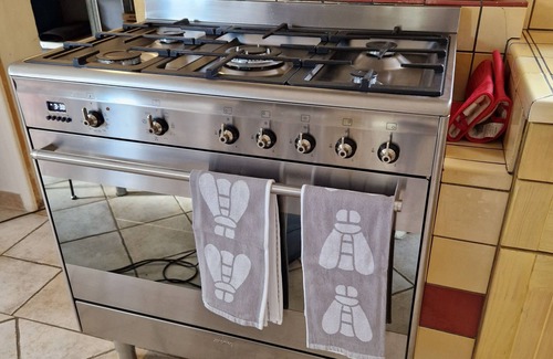 Saint-Siffret Villa | For a serene stay! Villa with garden & pool close to Uzès perfect for 2 family