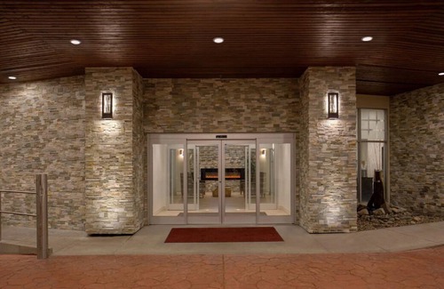 Lake Forest House | For the Whole Family! Onsite Pool, TWO Units, Parking and Shuttle!