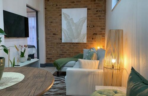 Menlo Park Apartment | Forest Hill