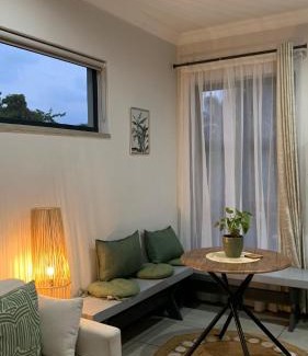 Menlo Park Apartment | Forest Hill