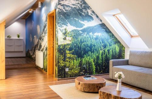 Velka Lomnica Apartment | Forest oasis - mountain attic in High Tatras
