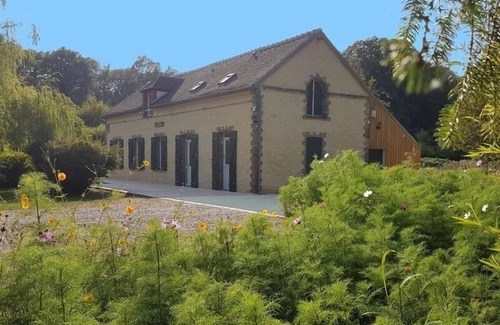 Senonches Cottage | Forest Retreat with Games, Fireplace & BBQ - Ideal for Families and Groups