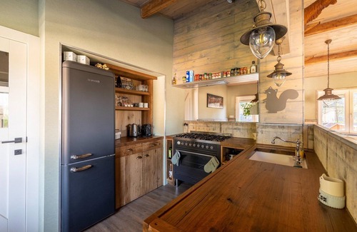 Nisramont House | Forestside Escape near Lake