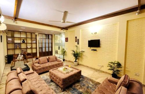 Saket Apartment | Fortune Home Service Apartment 4Bhk,D-36, Saket